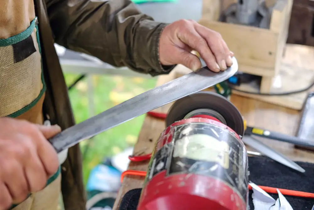 How to Sharpen a Machete with a Bench Grinder