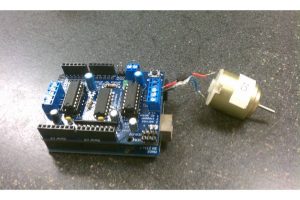 two dc motors arduino code